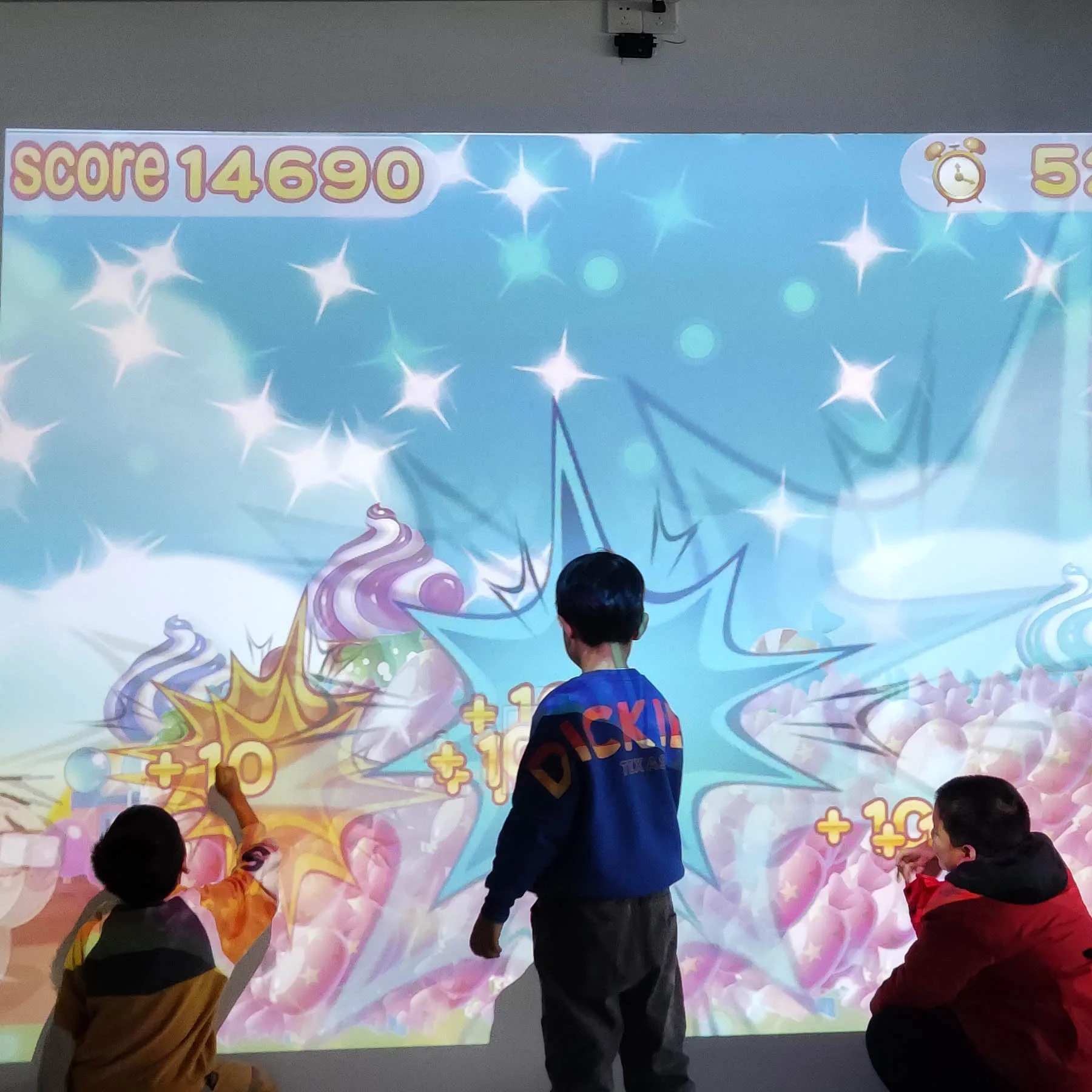 Smart Kids Game Interactive Floor/Wall Projection System Multi Points Interactive Whiteboard Device