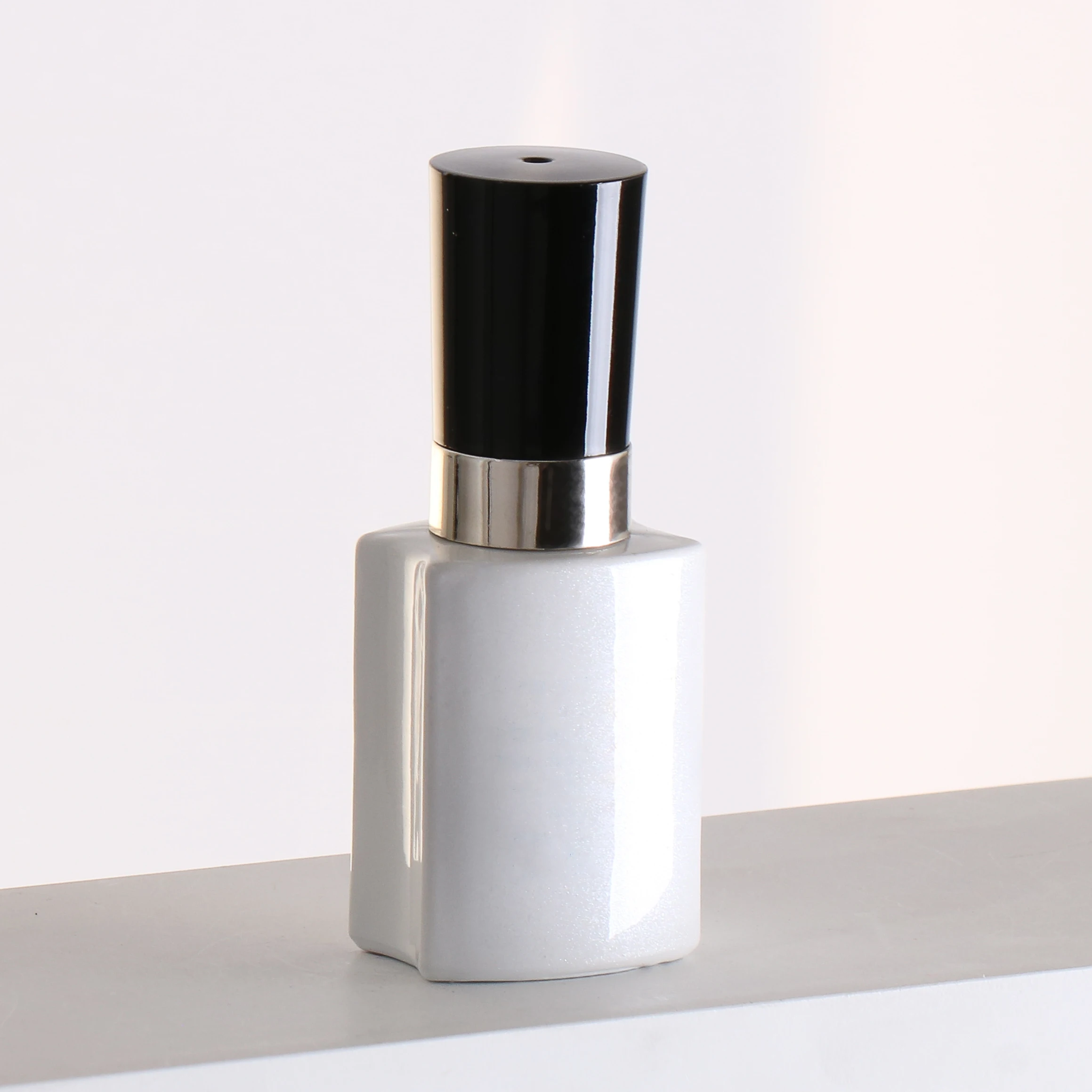 8ml-15ml white nail round spray nail gel high quality wholesale pink frosted glass bottles