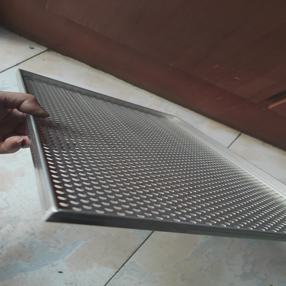 Customized High-Temperature Resistance Stainless Steel Perforated Tray Sheet Food-Grade Oven Pan for Bakery Baking Dishes & Pans