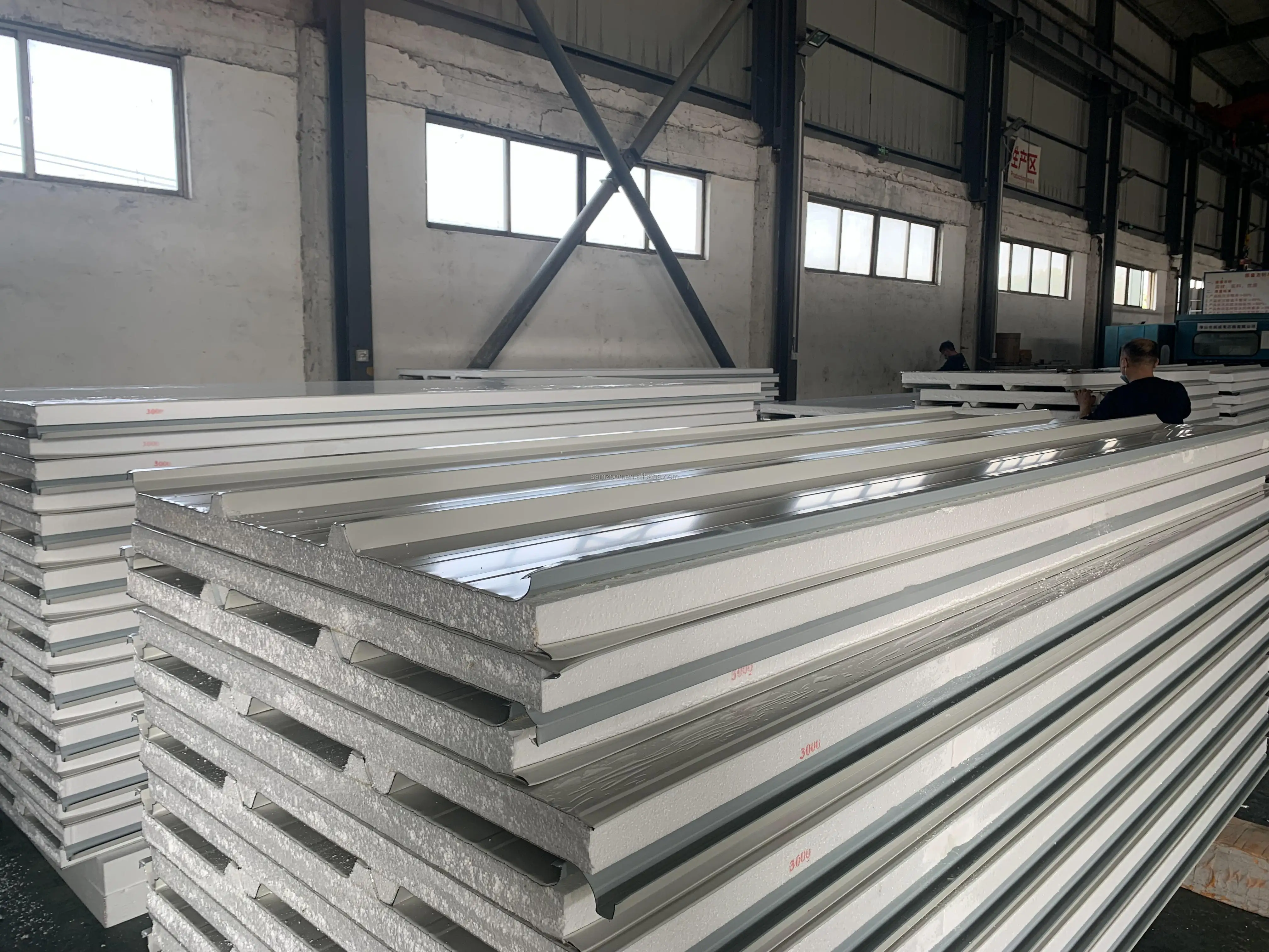 Heat insulation, anti-noise, strong plasticity EPS roof composite steel plate manufacturers