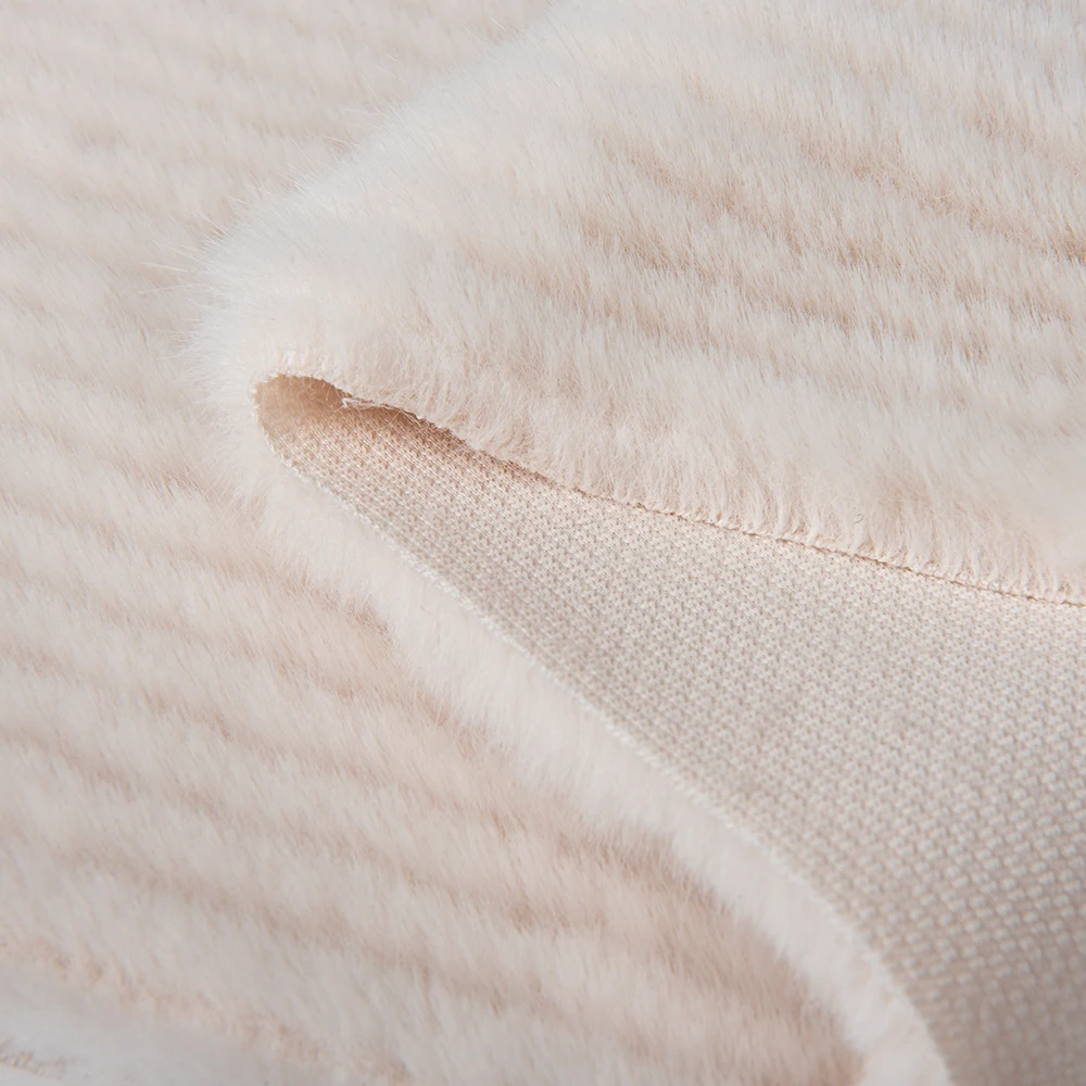 New Fashionable 100% polyester Brushed faux fur fabric long hair artificial fur fabrics free sample for ladies coat
