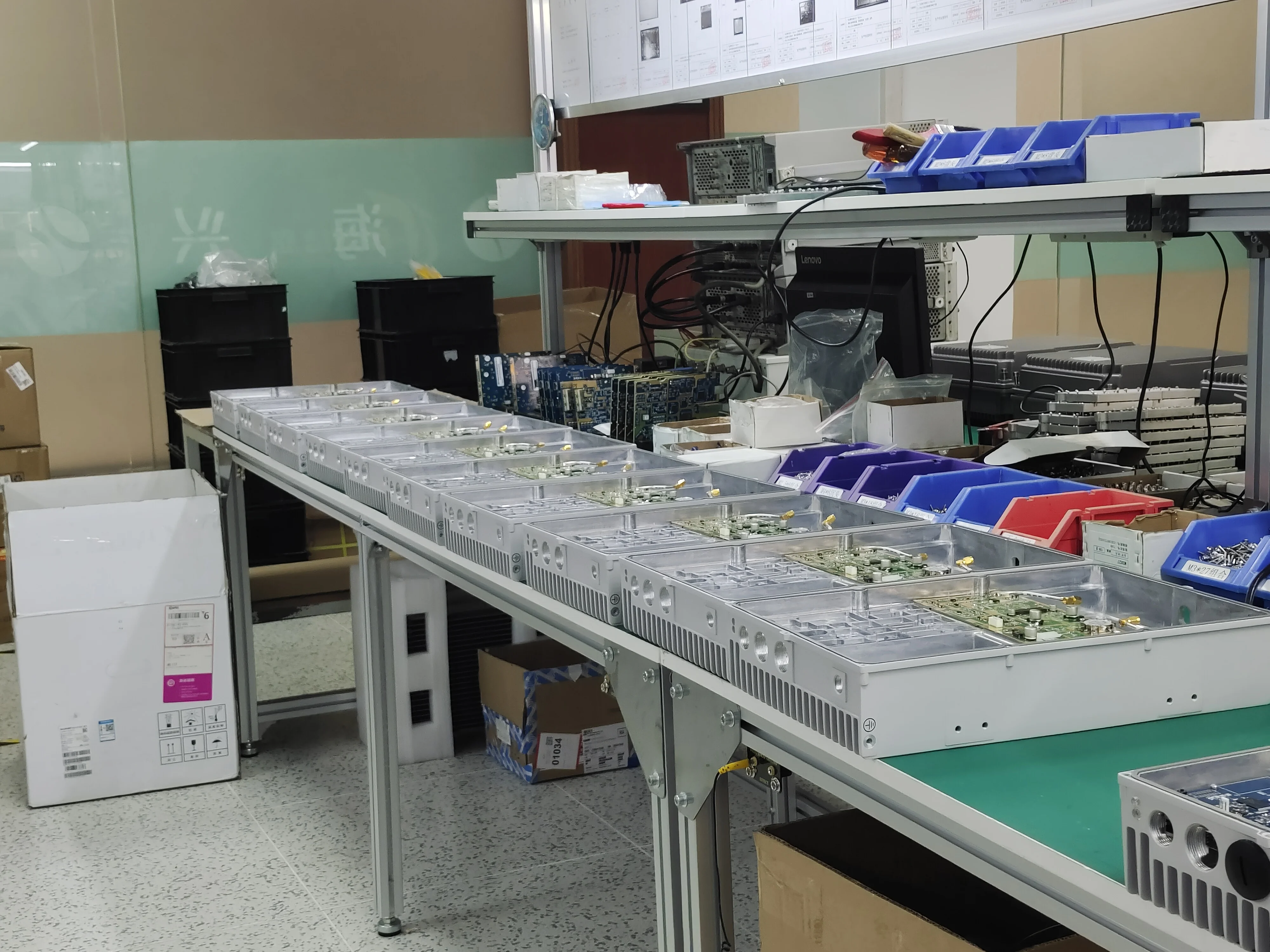 Signal Amplifier Mobile Signal Repeater DCS 1800MHz WCDMA 2100MHz 4G Signal Amplifier Repeater