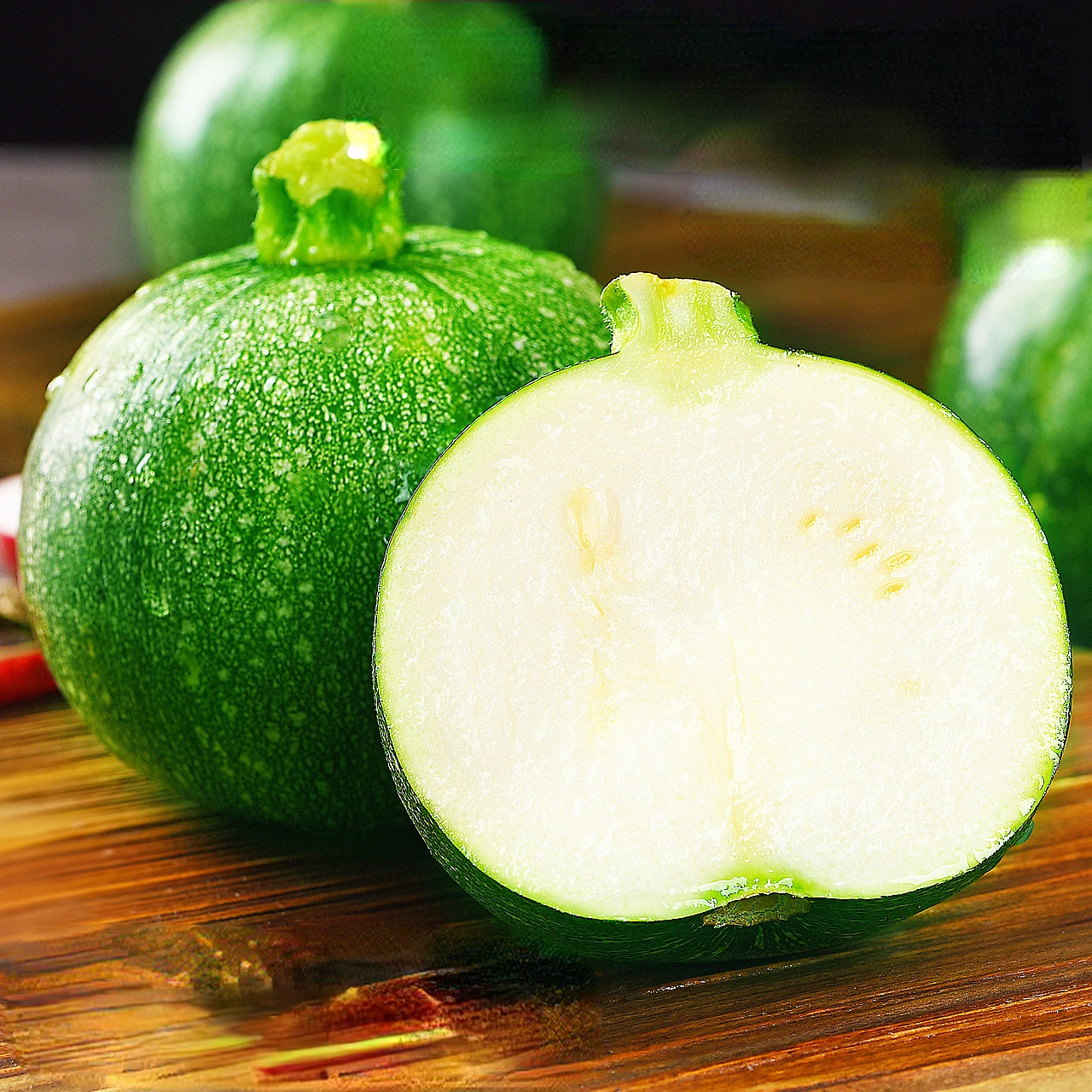 Сезонные фермерские мини-овощи, свежие мини-голубые тыквы