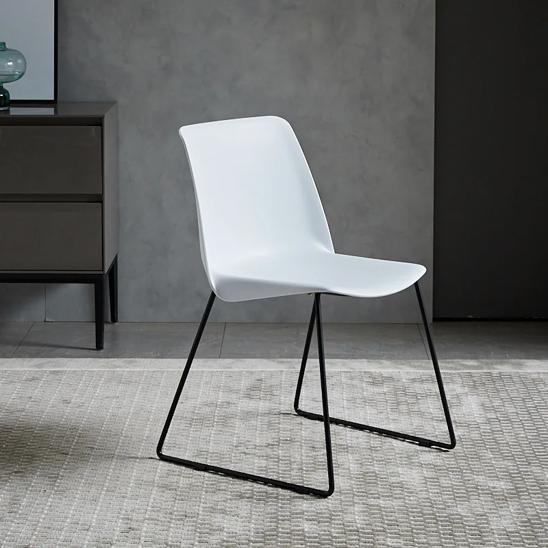 Home Leisure Black PP Seat Metal Legs Chairs Fashion Style Modern Royal Chairs For Modern Living Room Furniture