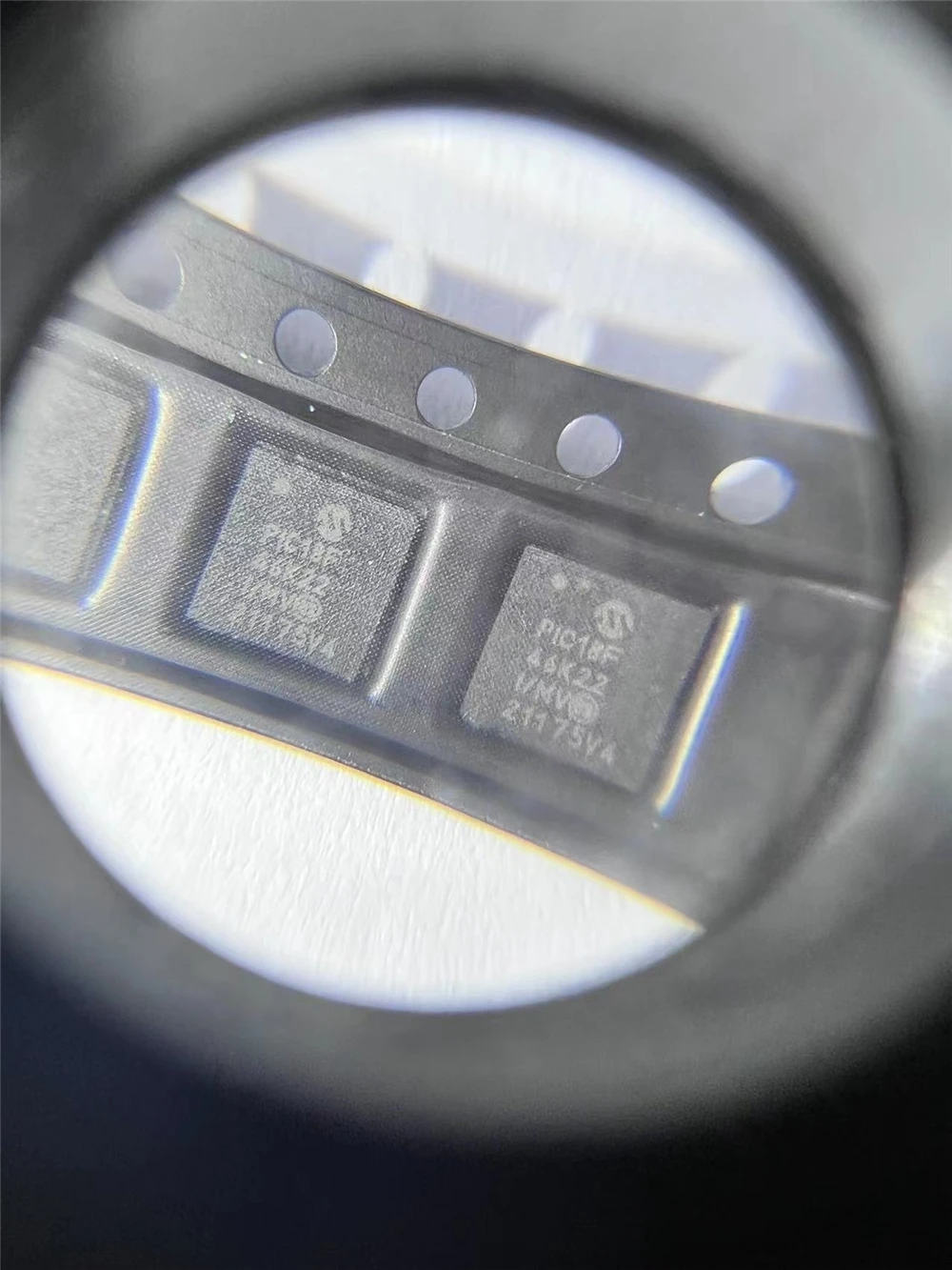 Integrated Circuit Manufacturers PIC12F635-I/SN ATTINY1604-SSNR MCP9700AT-E/LTVAO PIC18F25K42-I/MV Ic Chip
