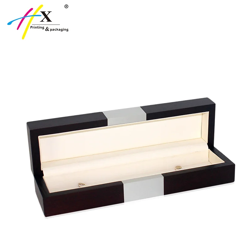 Деревянная коробка длинной формы для упаковки мужских часов