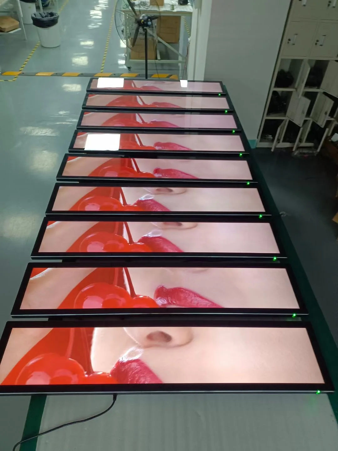 28inch 35inch Custom Ultra Wide Stretched Bar LCD Monitor Digital Signage Bar Type LCD Display For Bus Taxi