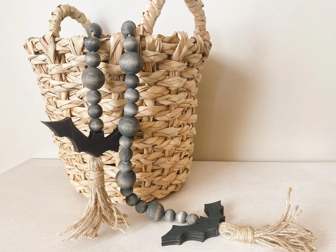 Chunlei OEM Halloween Home Hanging Decoration Bat Black Wood Bead Garland with Tassels