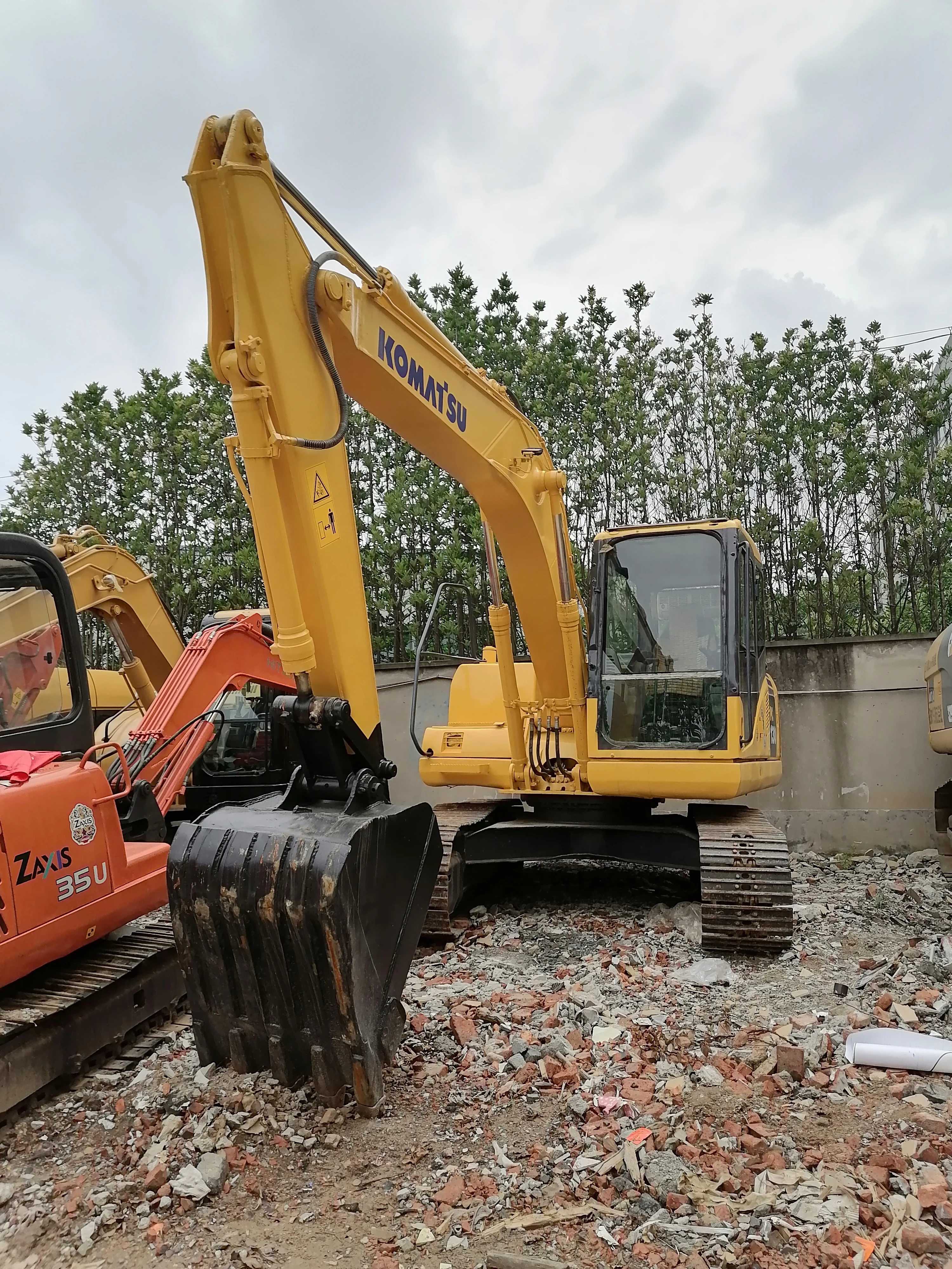 Б/у экскаватор komatsu pc55 pc78 pc130 pc200 pc300 гидравлический на