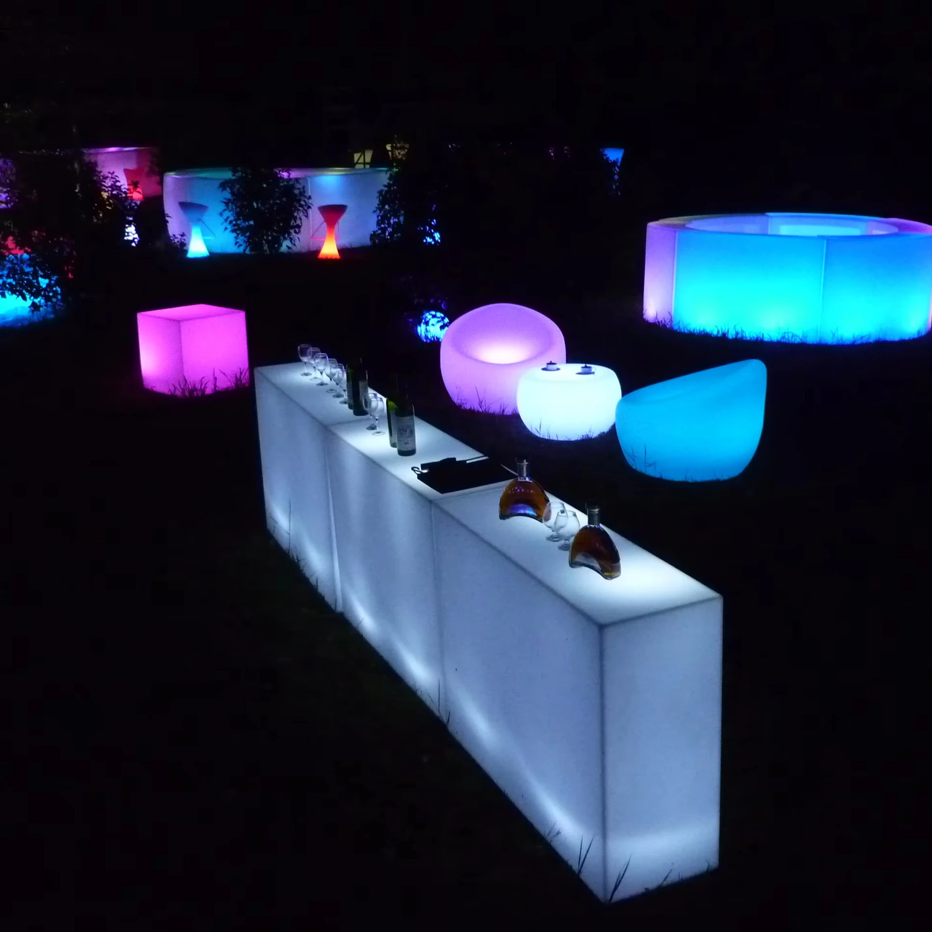 Modern Plastic LED Illuminated Bar Counter Portable Luminous Cocktail Table for Outdoor Hotel Club Use