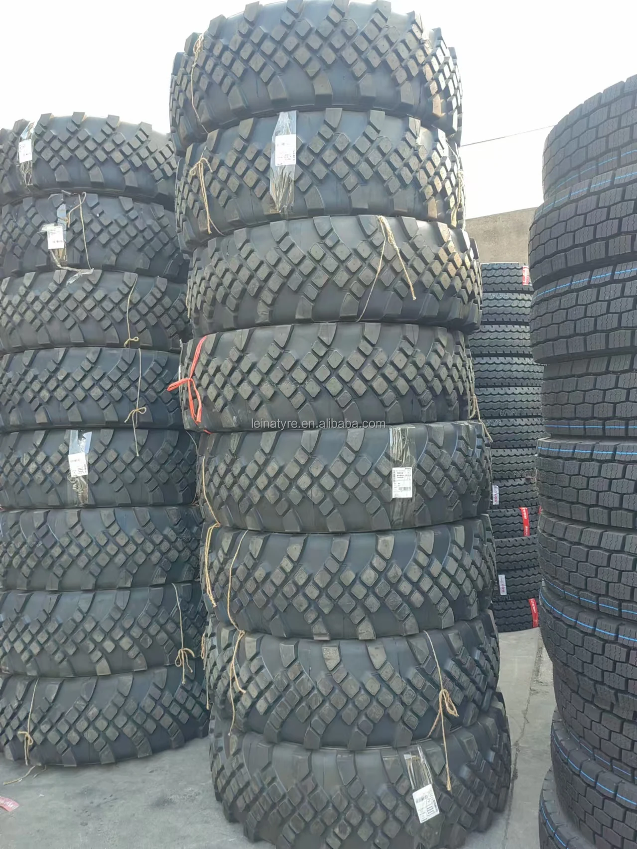 ADVANCE TRUCK TYRE 425/85R21 in pattern GLR072A RadialTyre
