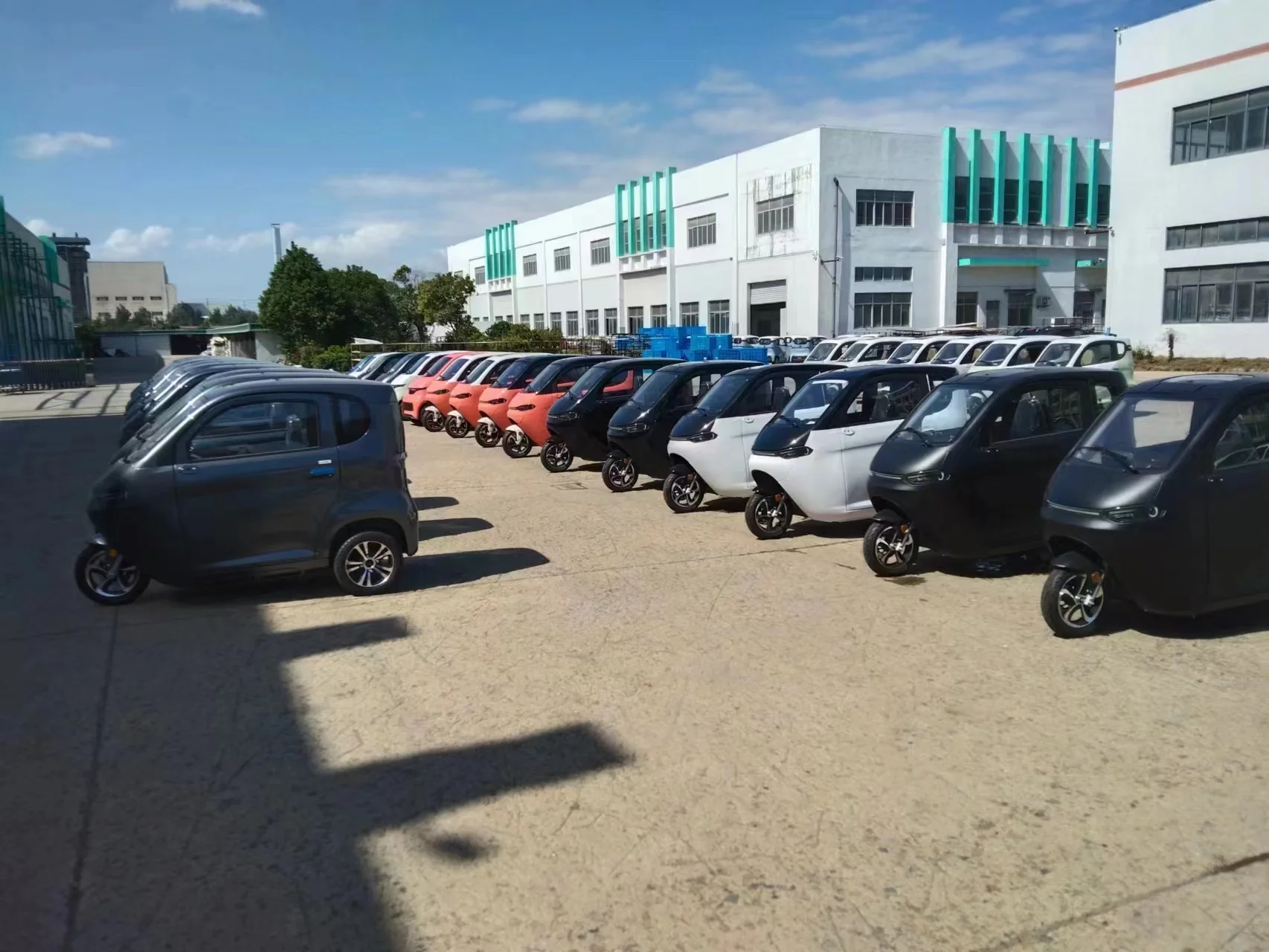 chinese fully enclosed electric tricycle scooter tuc tuc eec coc 3 wheel electric motorcycle adults tricycle closed