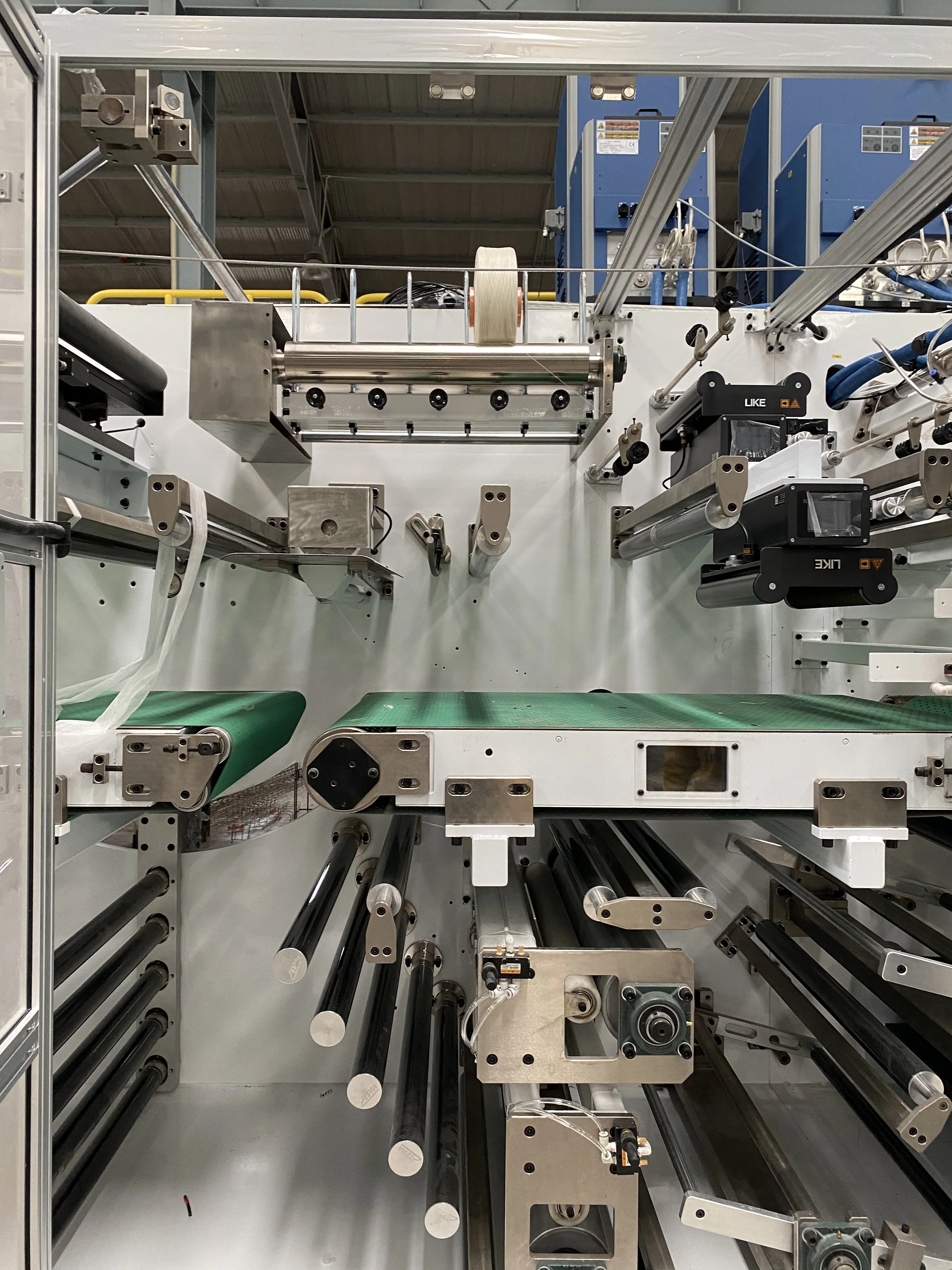 Full servo automatic diapers for adults making machine production line