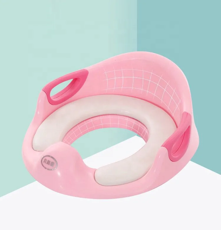 The colorful toilet seat your baby likes helps your baby get used to it