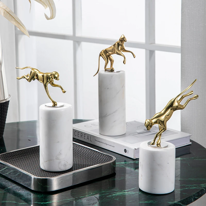 Brass decorations custom luxury brass gymnast desktop marble ornaments high-grade hotel decorations Brass leopard Sculpture