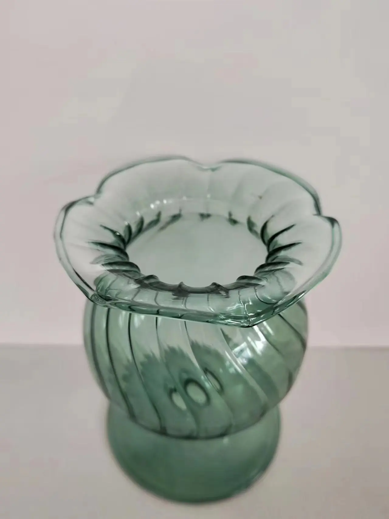 Wholesale Small Glass Vase Hand Blown Glass Flower Vase Tabletop Centerpiece Home Decoration Reusable