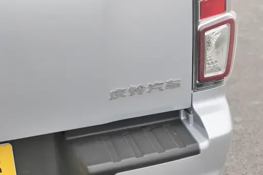 Isuzu Explorer T30 Pick Up Truck 5 Seater Automatic 4x4 Truck For 4wd Diesel 3.0T Double Cabin Pickup