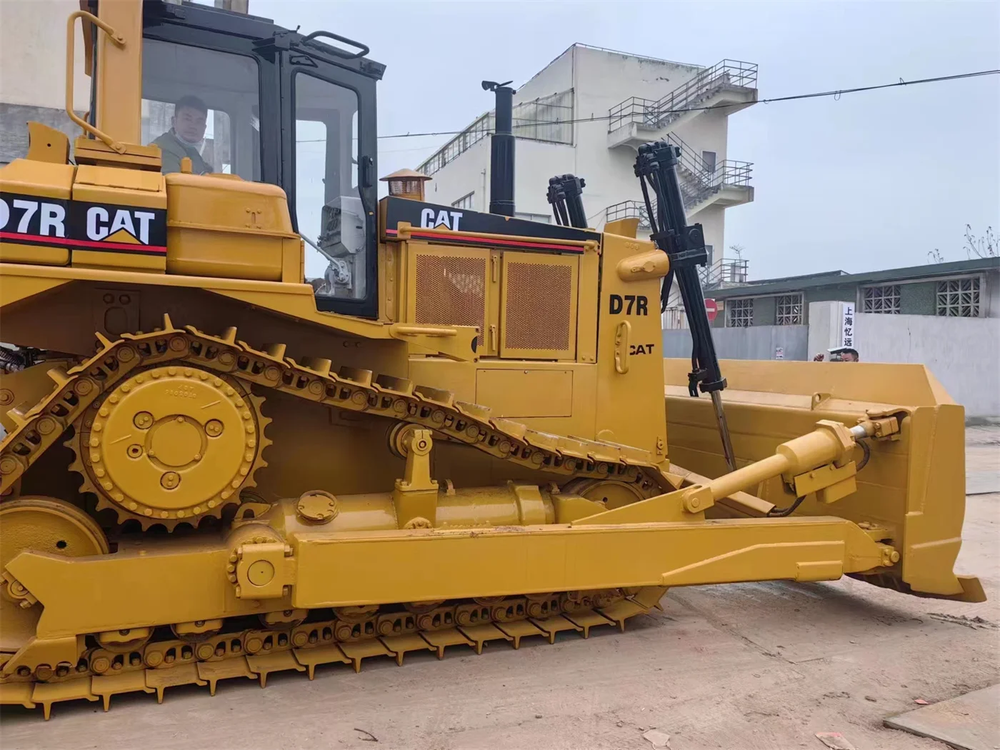 Бульдозер Caterpillar гусеничный бульдозер CAT D7R поставщик горячий продукт 2023 импортного 27920