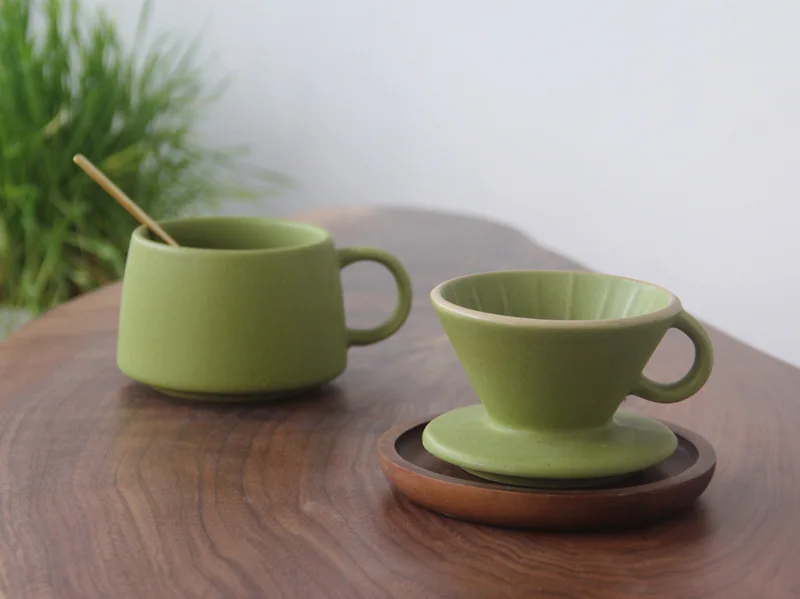 Simple Article 18 Inner Flow Textured Three-Hole Filter Ceramic Hand Coffee Filter Coffee Cup Set