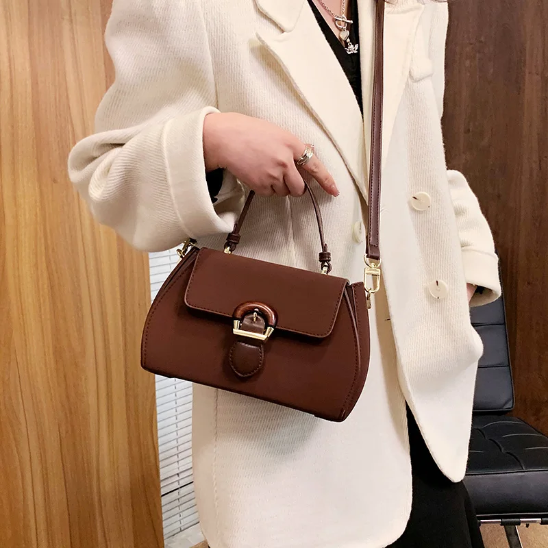 QY823 2024 New arrivals Small Hand bags Young Lady Design Messenger Handbags Girls Luxury Purses Hand bags For Woman