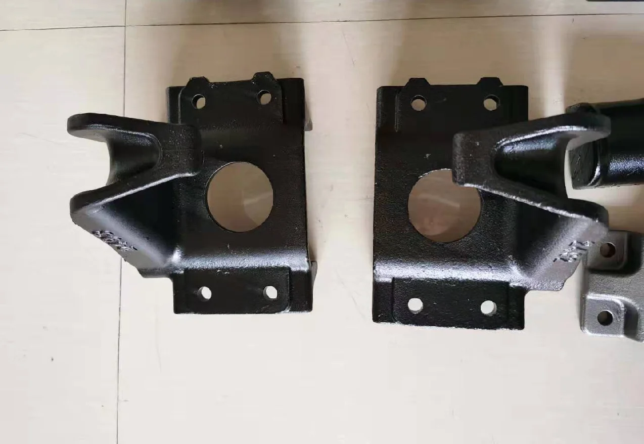 Suitable For Isuzu Truck Parts Front Bracket Hanger Spring Bracket 2492/2302 2493/2301