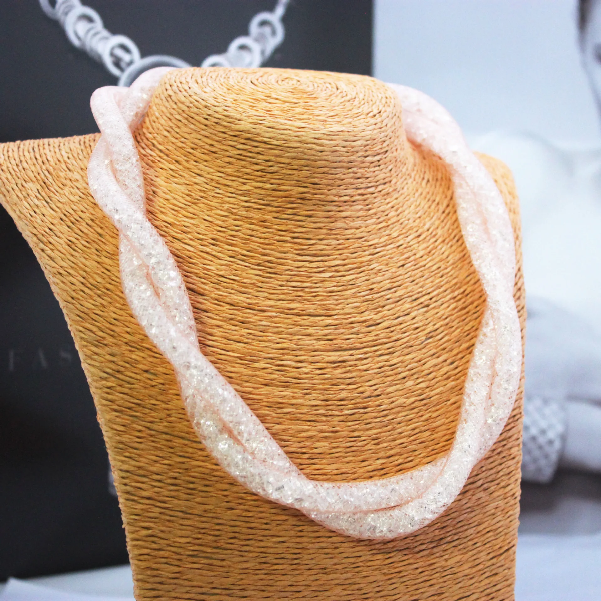 Hot Sale Bright Resin Colored Plastic Fashion Accessories Mesh Necklaces