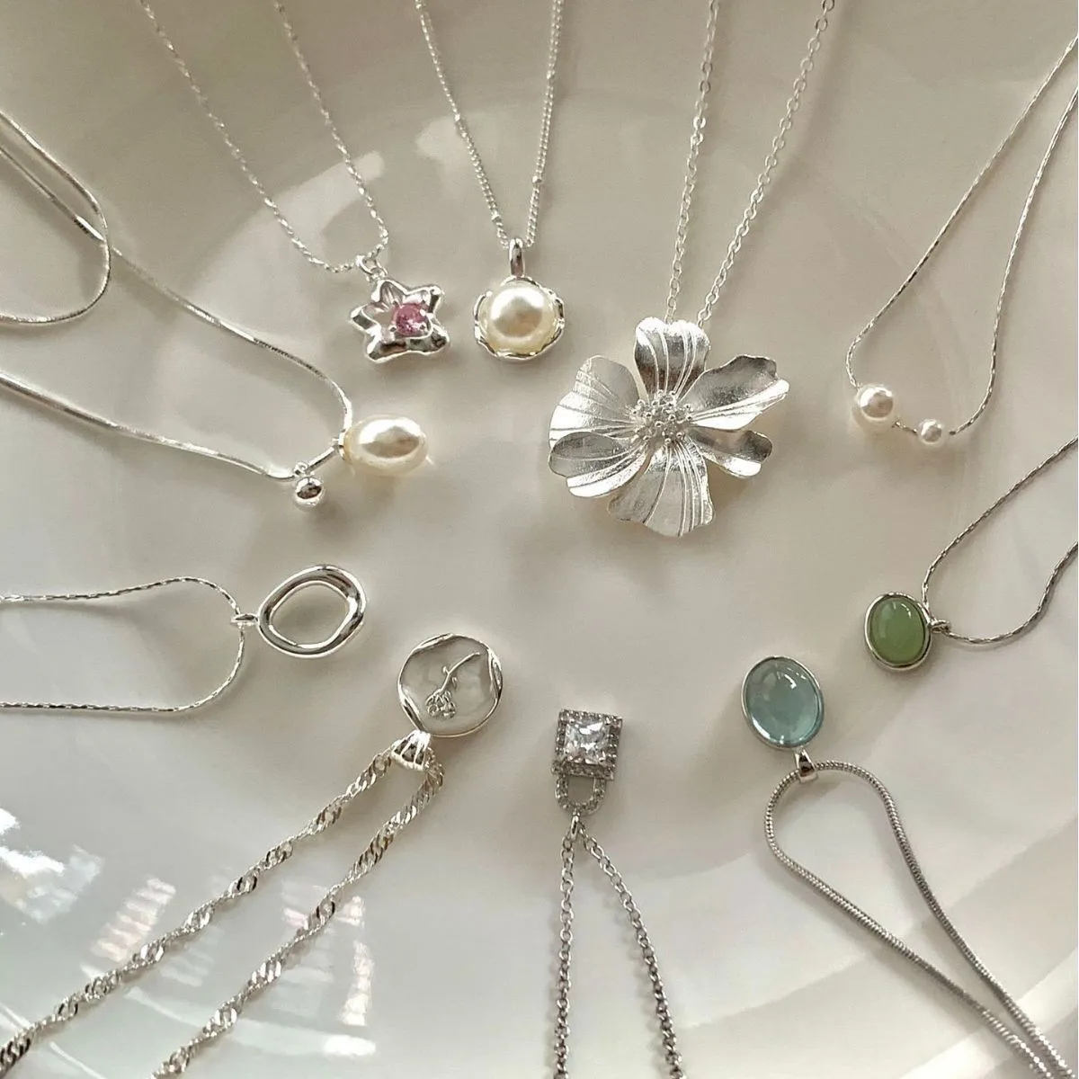 DAIHE 2024 Pendant for Necklace Pearl Colorless Collar Chain with High Grade Fashion Jewelry Necklace for Women