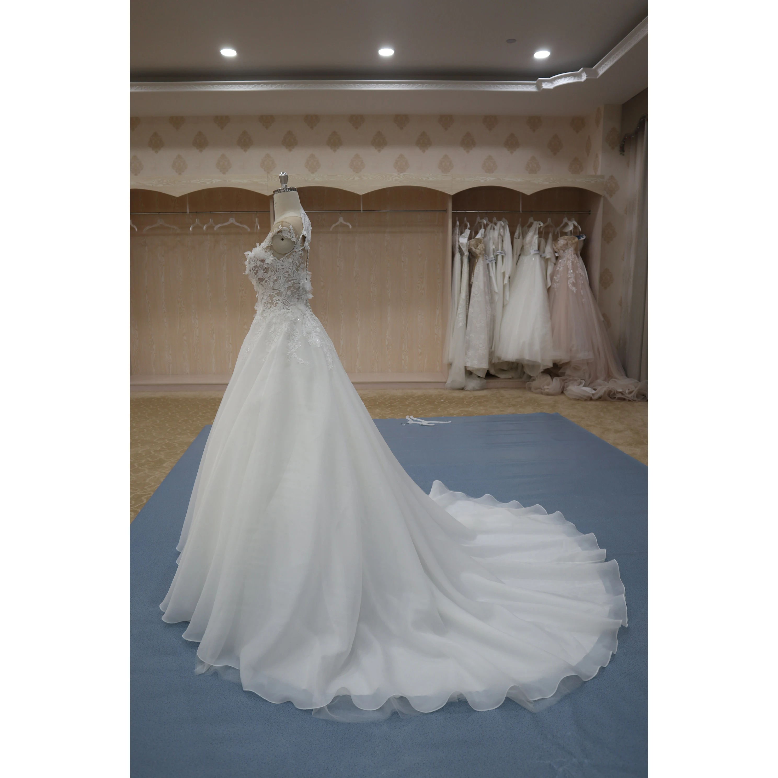 Factory Direct High-quality Sleeveless Bridal Girl Wedding Dress