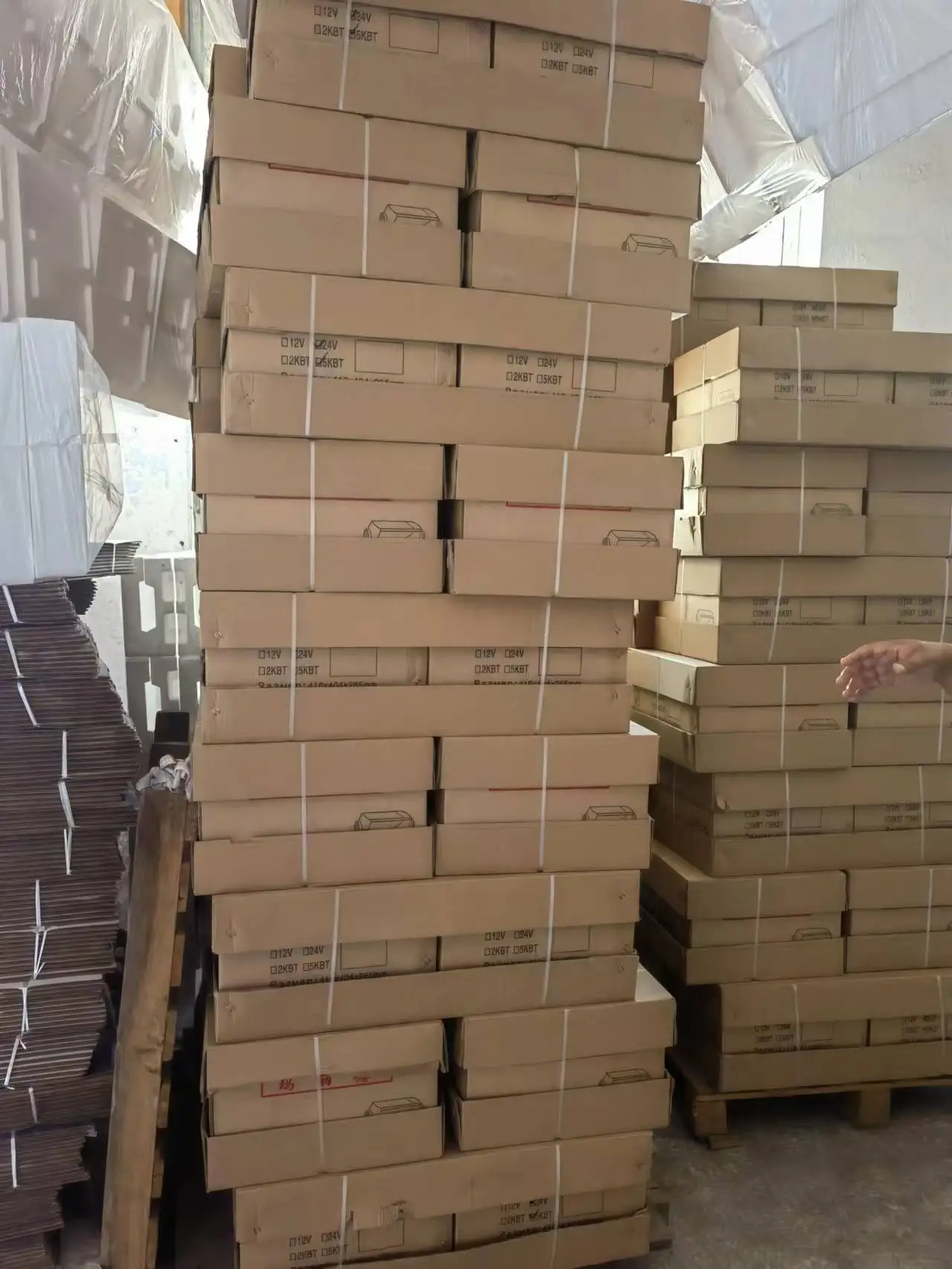 Hot Selling Automotive Auxiliary Heating System 12V-24V-220V Universal Type Car Parking Heater