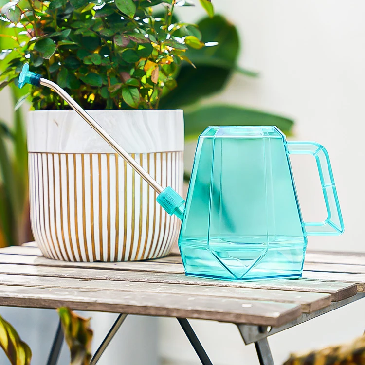 1.5L Plastic Water Can Durable Indoor / Outdoor Garden Used Decorative Watering Can With Detachable Small Flower Sprinkler