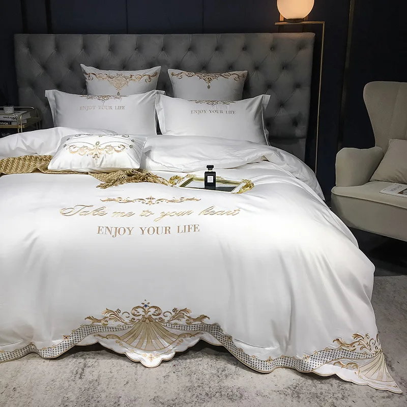 China Supplier Embroidery European Luxury Aristocratic Wedding Bedding Sets Bed Sheet With Pillows Comforter Sets