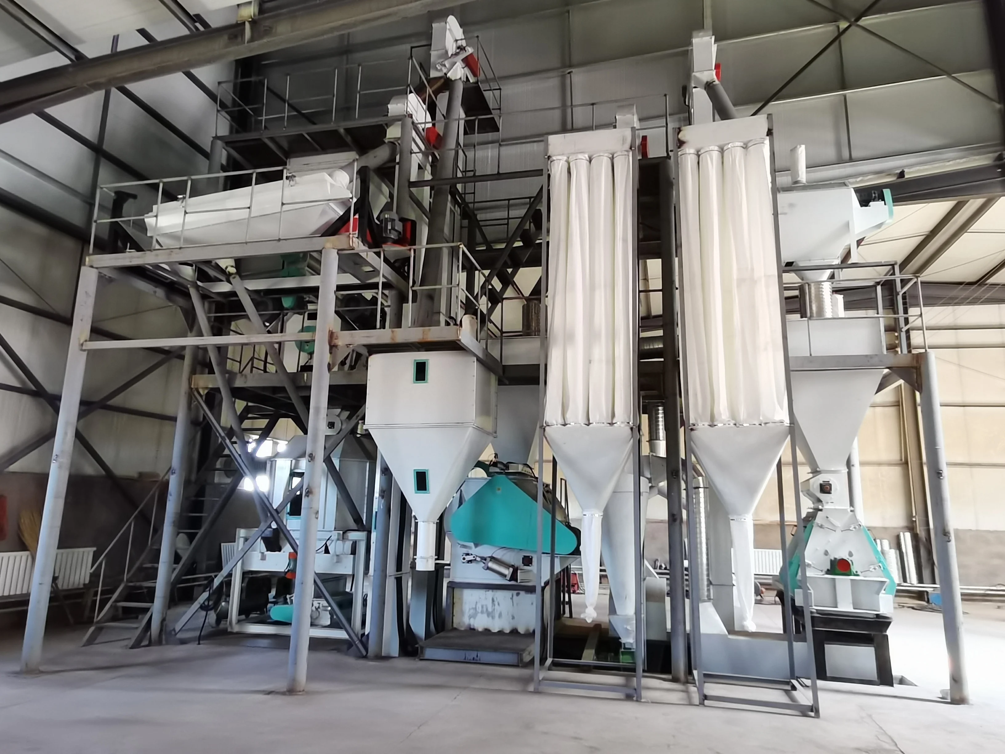 Automatic Complete Animal  Feed Pellet Processing Machine Feed Production Line of Chicken Pig Cattle Horse