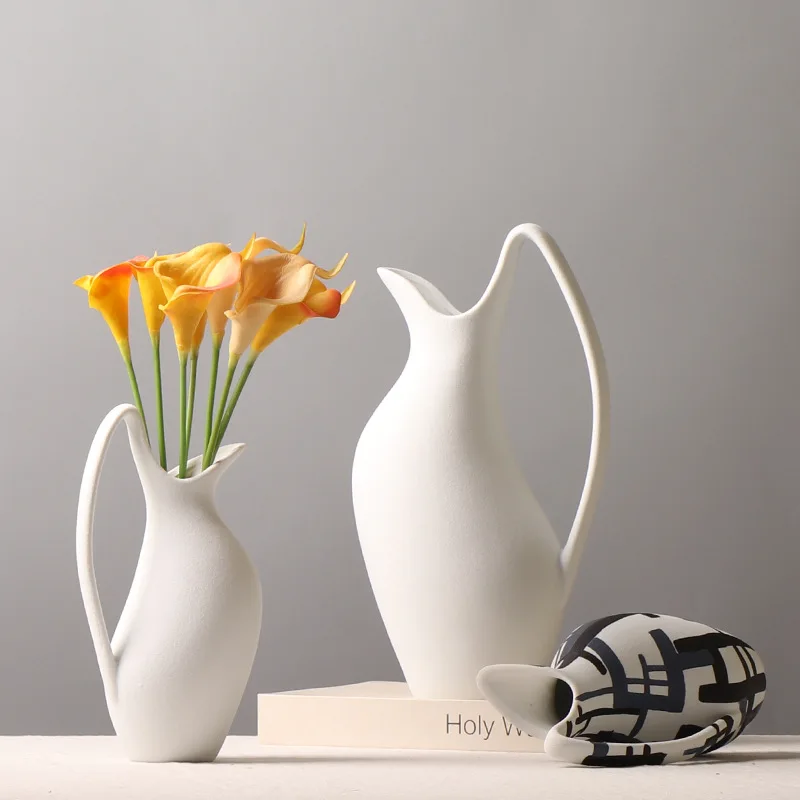 Modern simple hand-painted abstract pattern ceramic vase model room living room creative single ear flower vase ornaments