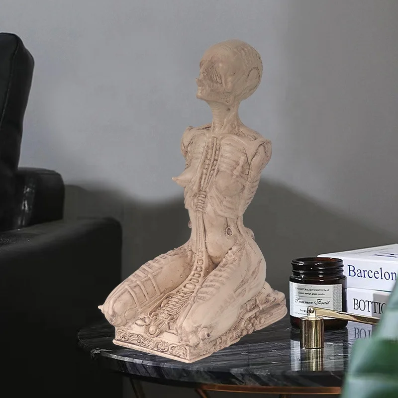 Cartoon comic statue desktop decoration resin statue character customization anime character alien statue