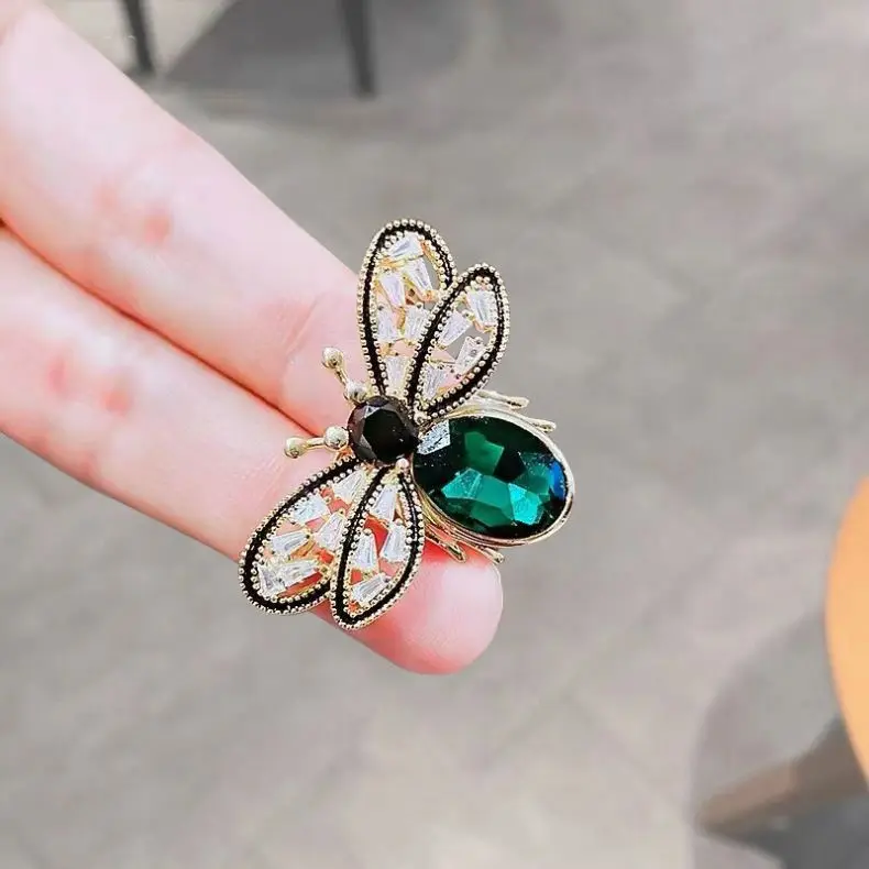 Wholesale Green Rhinestone Bee Brooch Cheap Price Women Fashion Jewelry Brooches