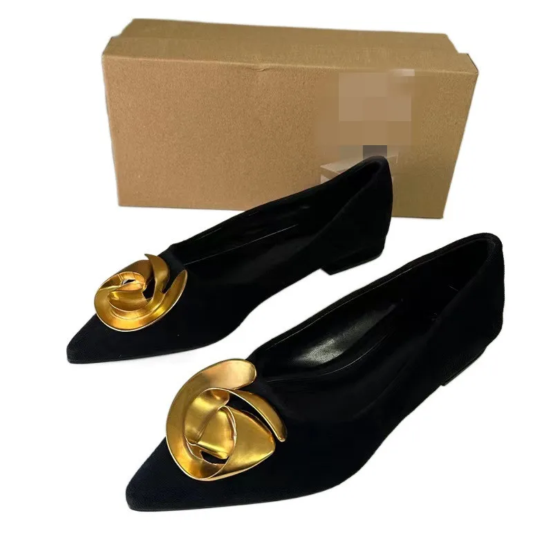 ZA Spring and Summer Flat-bottomed pointed fashion sandals female metal flower buckle outside flats for women