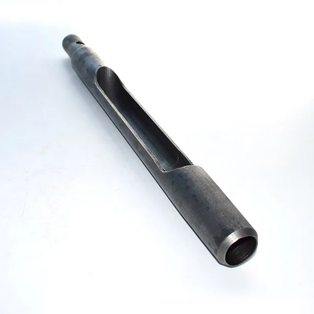 Отверстия для пробивания травы, чтобы обеспечить проницаемость и воздухопроницаемость благодаря твердым зубьям аэратора