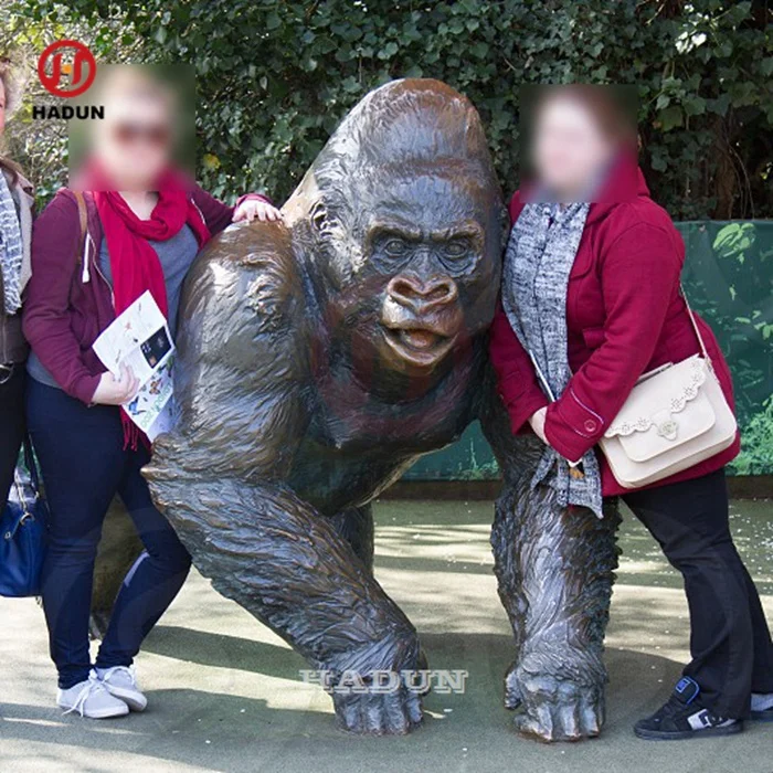 Large size modern garden bronze modern life size gorilla sculpture statue for sale