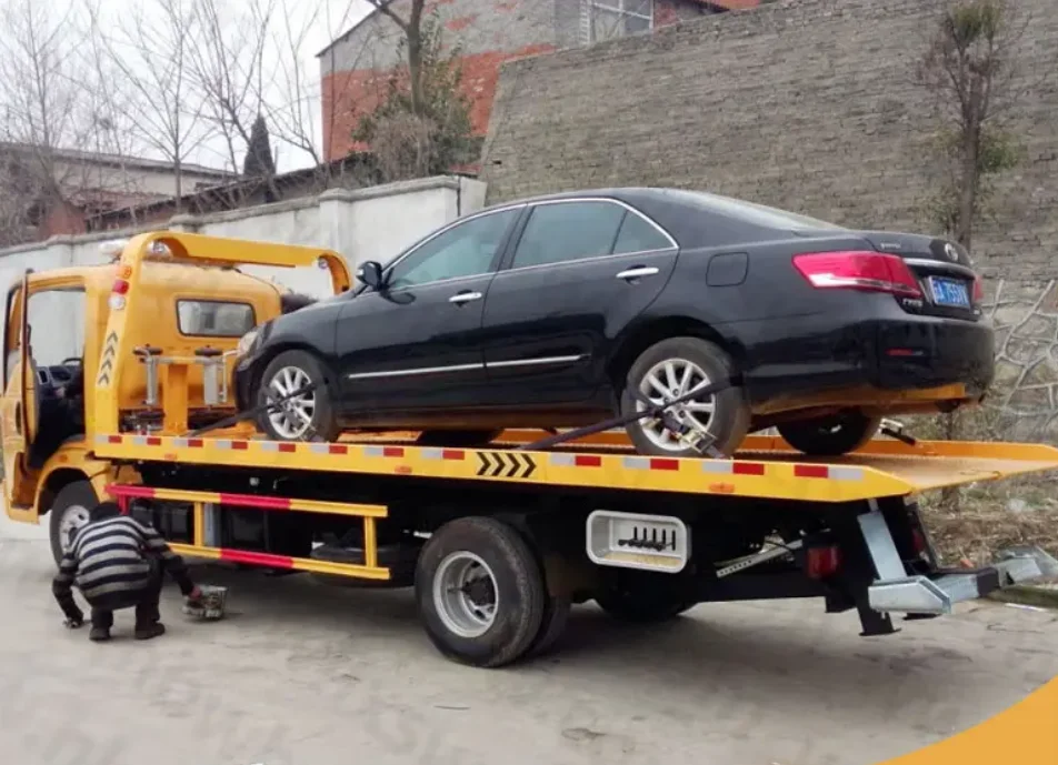 Best Selling  24-Hour Road Rescue Wrecker Truck Manual Transmission Diesel Fuel New Used Accident Rescue Flatbed Car