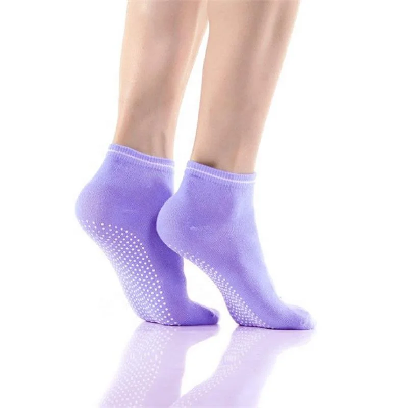 Wholesale Solid Color Non Slip Ankle Socks Grip Anti Slip Yoga Pilates Socks For Women