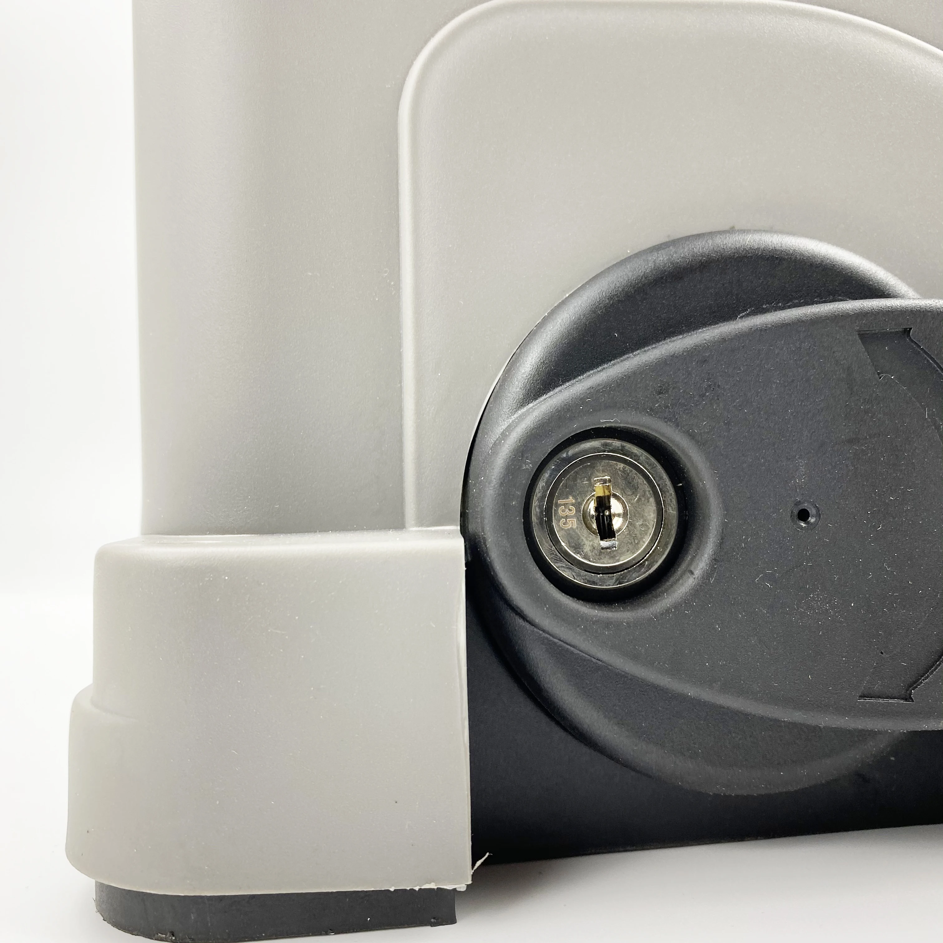 Aayee Good Quality Factory Directly Automatic Sliding Gate Motor DC 12V Motors 400Kg Sliding Opener With 2 Remote Control