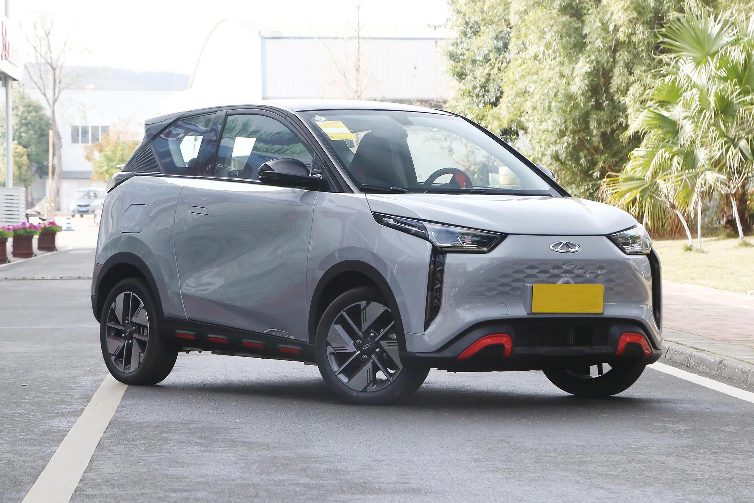 High quality electric new cars for sale made in China Chery qq Wujie PRO 301km 2WD Warcraft Edition new electric cars