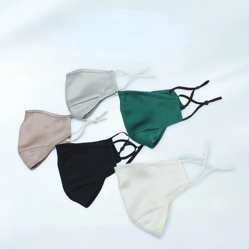 
3 Layers of 19 momme 100% Mulberry Silk Filter PM2.5 Protective Mask 