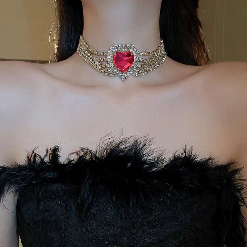 Copper diamond inlaid five row love Accessories exaggerated high-end collarbone chain fashionable light luxurious necklace