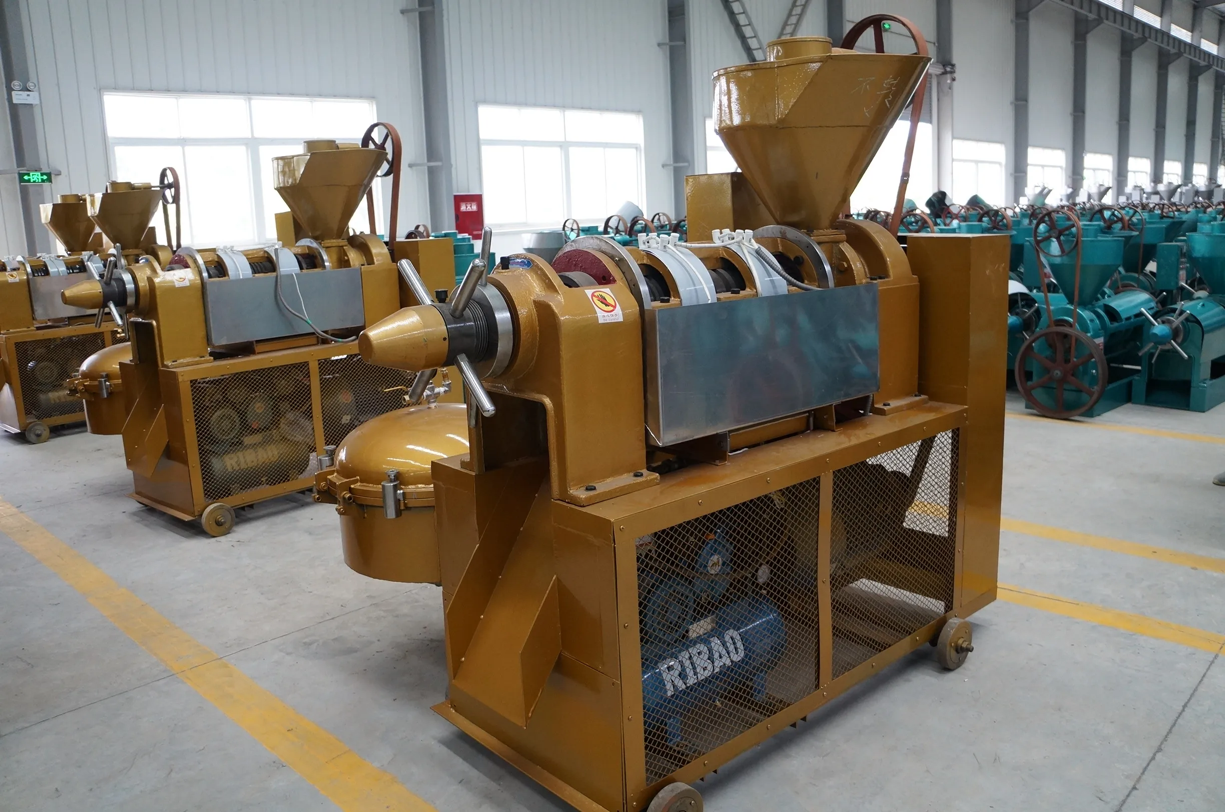 Guangxin YZLXQ120 Best Price Sunflower Oil Extraction Machine Commercial Soybean Sesame Shea Nut Combined Oil Pressers Machine