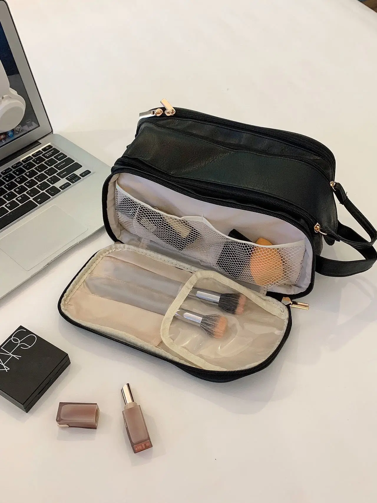 Wingtu Original Waterproof Pu Zipper Quilted Cosmetic Bags Logo Custom Bag Shopping Luxury Cosmetic Bag With Rope Handles