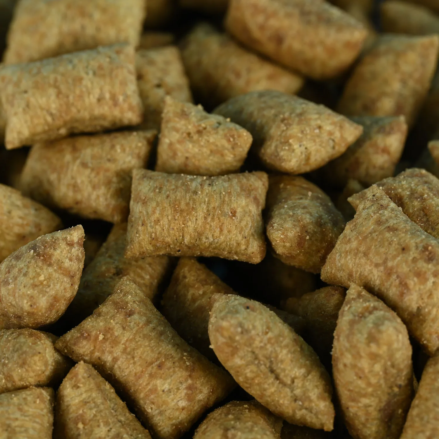 Cheese sandwich biscuits cats kittens molar teeth clean teeth meat strips dried fish cat reward snacks nutrition and fattening