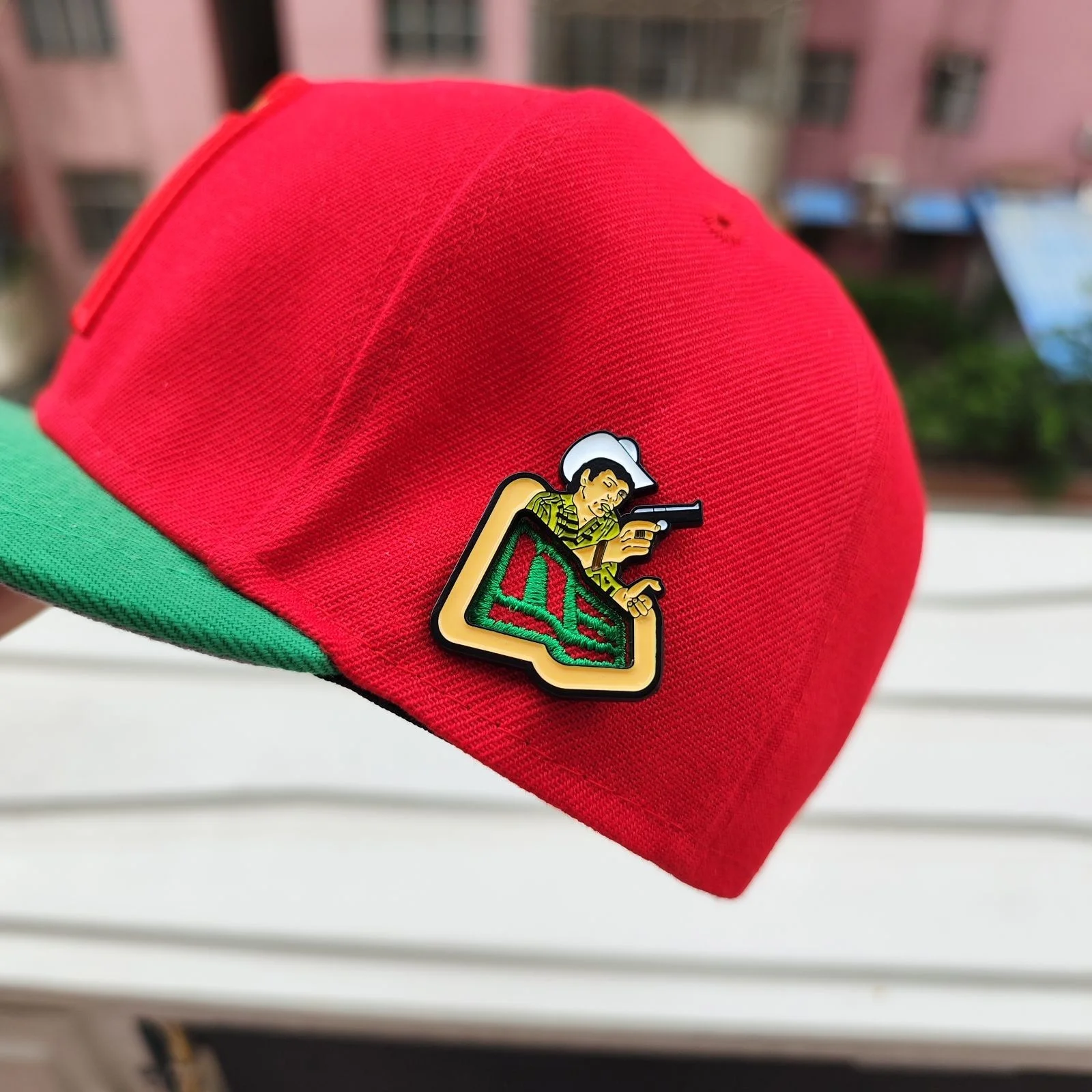 Wholesale new era hat pins Custom Logo Fitted Baseball Club Emblem Soft Enamel Badge brim pins hat clips Lapel Pins
