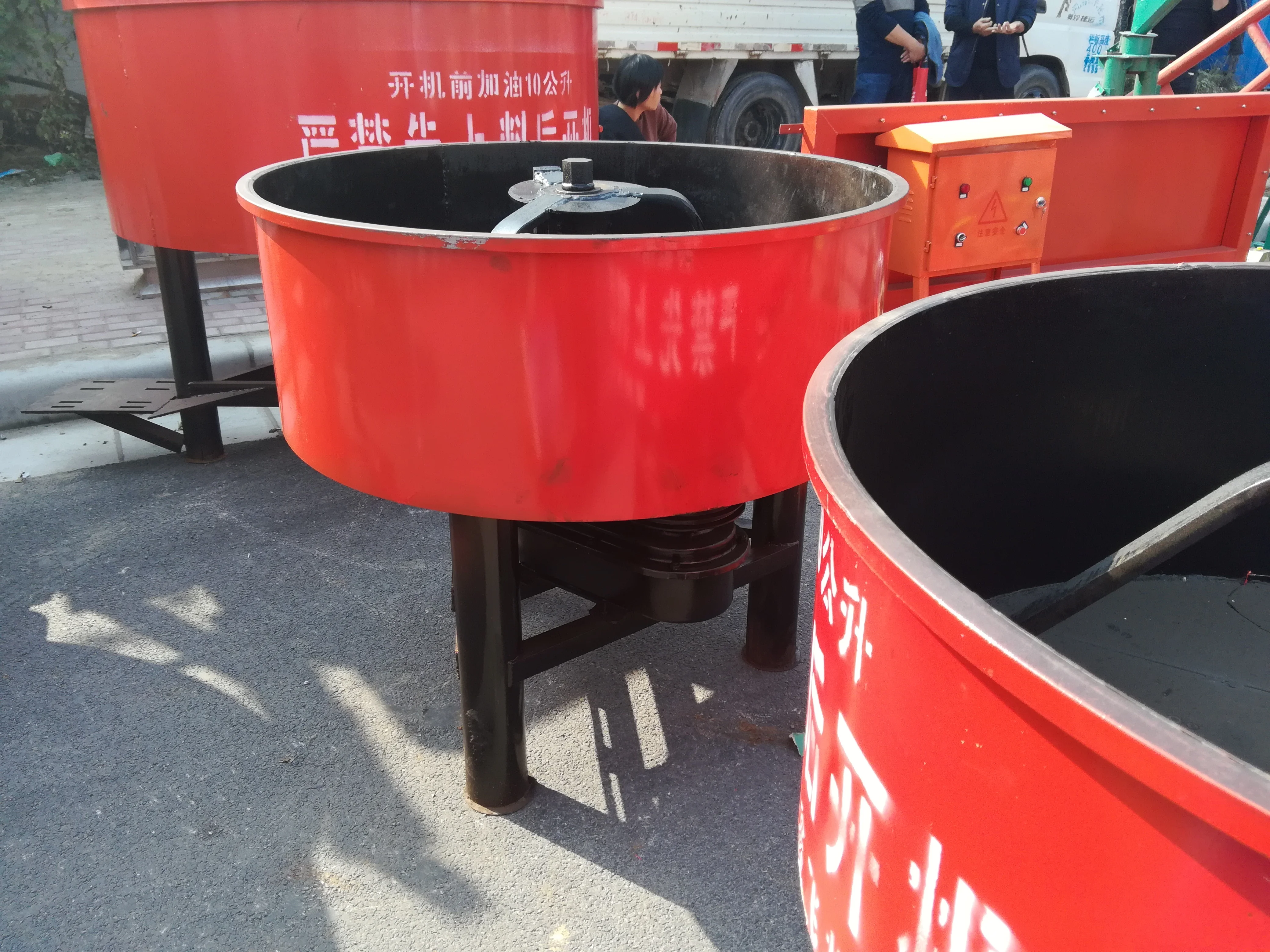 top quality reverse drum mechanical horizontal pan type planetary 500kg castable pan refractory drum mixer