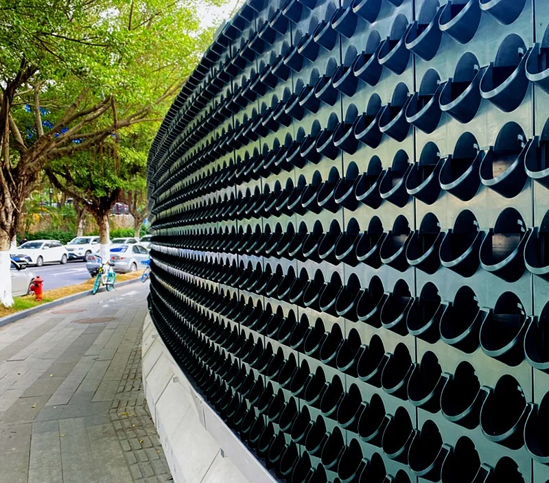 hot sale green vertical wall pot plant garden irrigation system wall hanging flower stand plastic plant pot